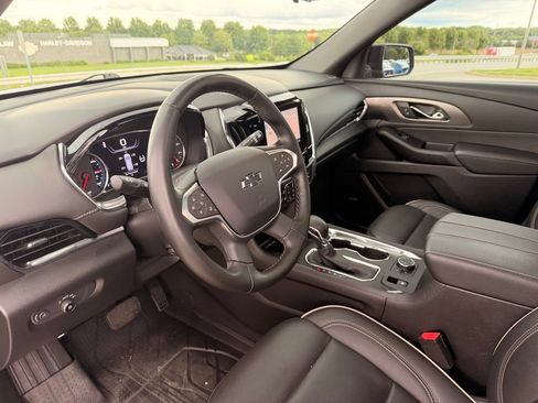 Used 2023 Chevrolet Traverse Premier w/ Redline Edition AWD/4WD image 32