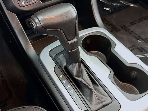 Used 2021 Chevrolet Colorado LT w/ LT Convenience Package image 16