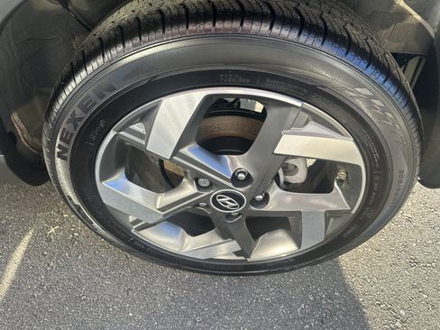 Used 2025 Hyundai Venue SEL FWD image 34