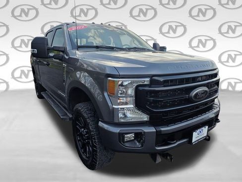 Used 2022 Ford F250 XLT w/ Black Appearance Package AWD/4WD image 15