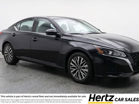 Used 2025 Nissan Altima 2.5 SV FWD image 1