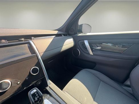 Used 2020 Land Rover Discovery Sport image 24