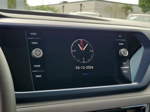 Certified 2024 Volkswagen Taos SE w/ Panoramic Sunroof Package image 28