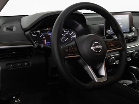 Used 2023 Nissan Altima 2.5 SV image 32