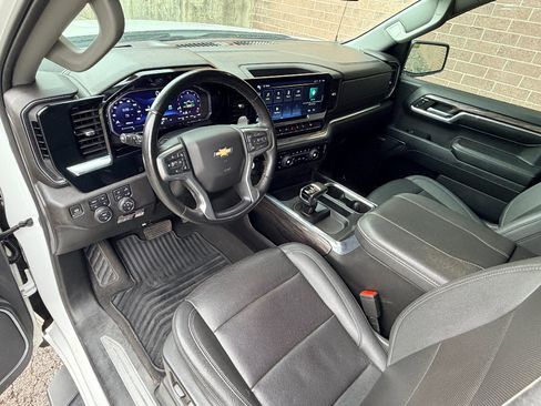 Used 2023 Chevrolet Silverado 1500 LTZ w/ LTZ Convenience Package II AWD/4WD image 12