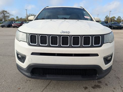 Used 2018 Jeep Compass Latitude image 3
