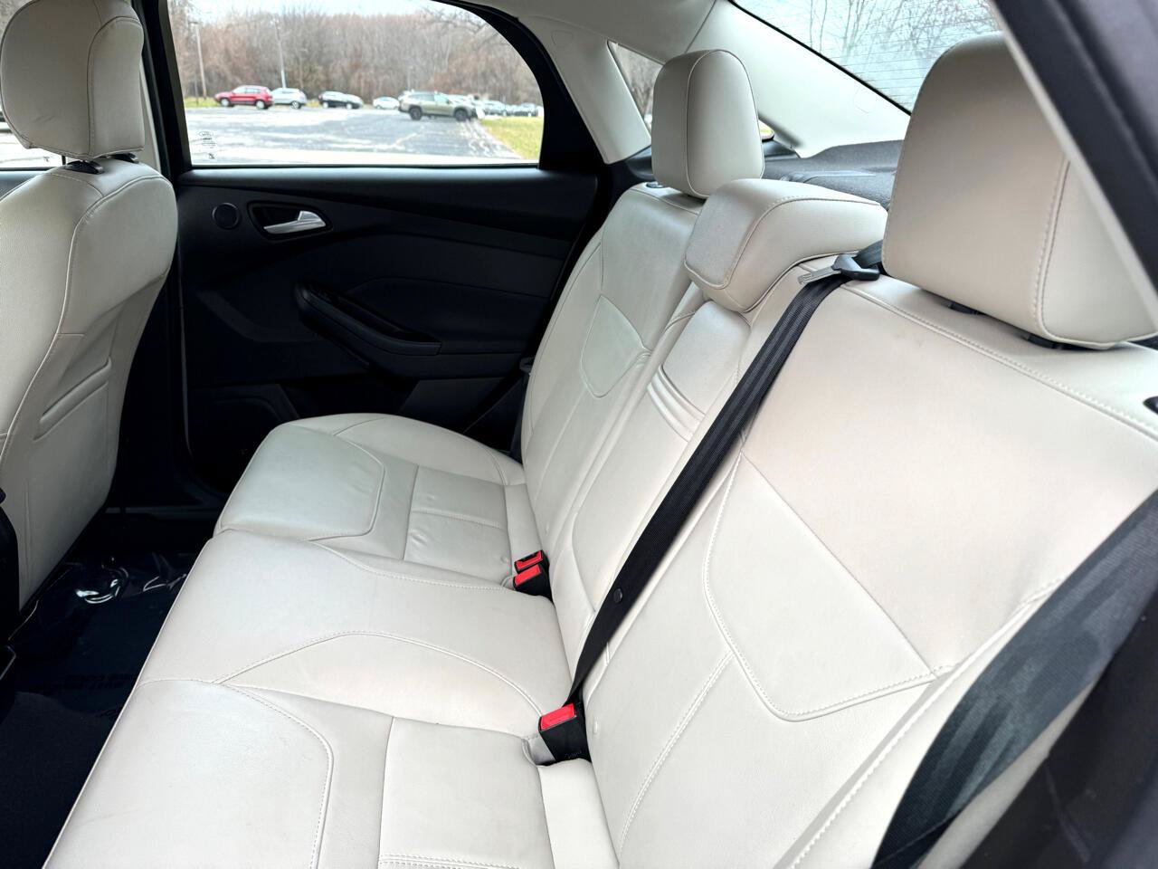 Used 2016 Ford Focus Titanium w/ Titanium Technology Package FWD image 39