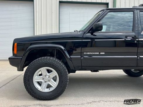 Used 2001 Jeep Cherokee Limited AWD/4WD image 29