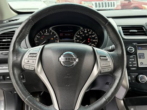 Used 2015 Nissan Altima 2.5 SL w/ Technology Package FWD image 11