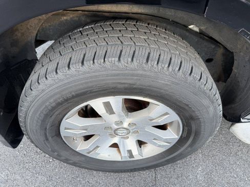 Used 2012 Nissan Pathfinder Silver AWD/4WD image 30