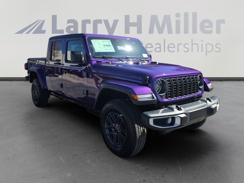 New 2026 Jeep Gladiator Sport image 7