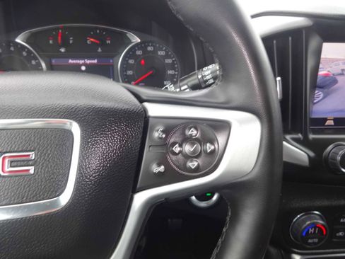 Used 2023 GMC Terrain SLT image 21