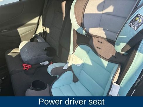 Used 2018 Chevrolet Equinox LT FWD image 19
