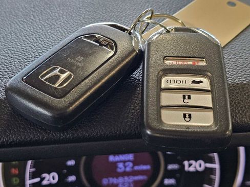 Used 2016 Honda CR-V Touring image 40