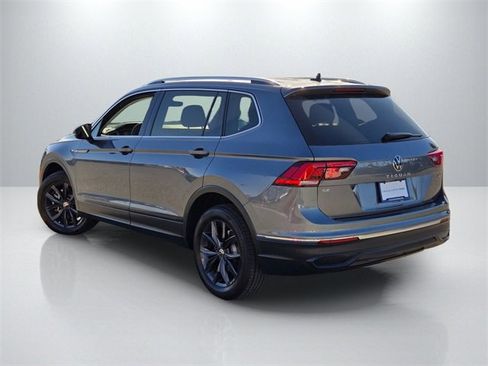 Used 2024 Volkswagen Tiguan SE image 6