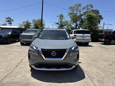 Used 2023 Nissan Rogue Platinum w/ Platinum Premium Package AWD/4WD image 2