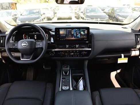 New 2026 Nissan Pathfinder SL w/ SL Premium Package AWD/4WD image 8