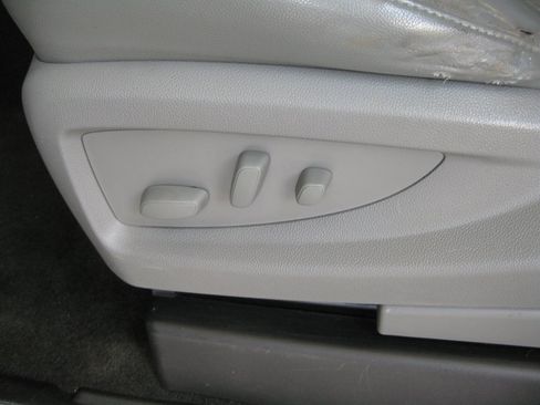 Used 2018 Chevrolet Suburban LT RWD image 14