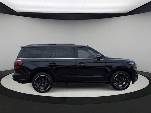 Used 2024 Ford Expedition Limited AWD/4WD image 9