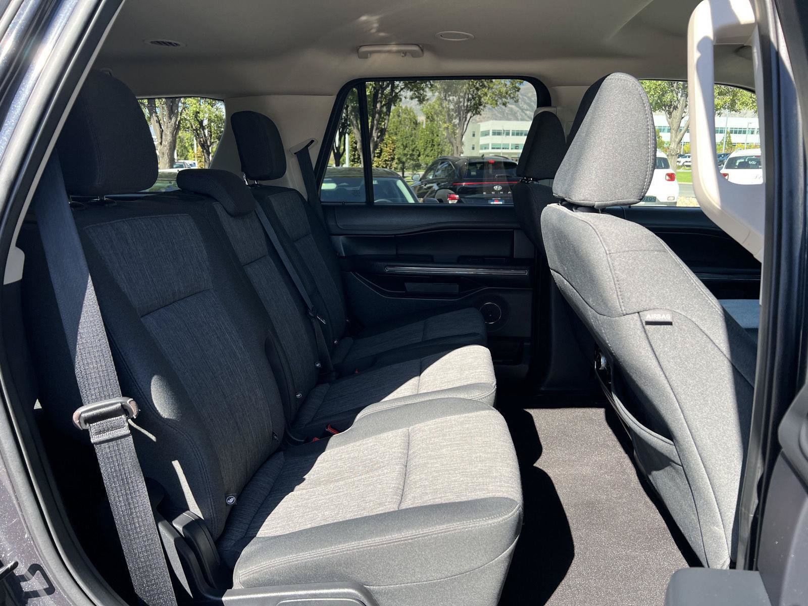 Used 2022 Ford Expedition XLT AWD/4WD image 5
