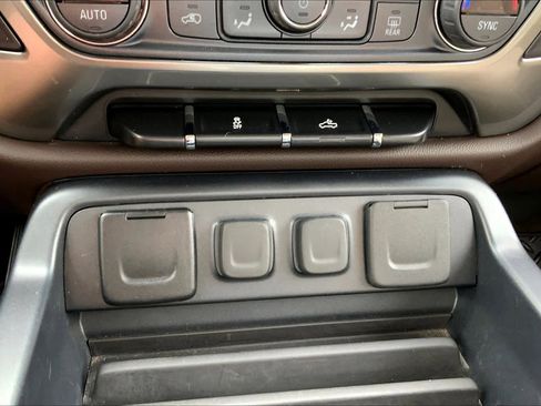 Used 2018 Chevrolet Silverado 1500 LT w/ Texas Edition RWD image 34