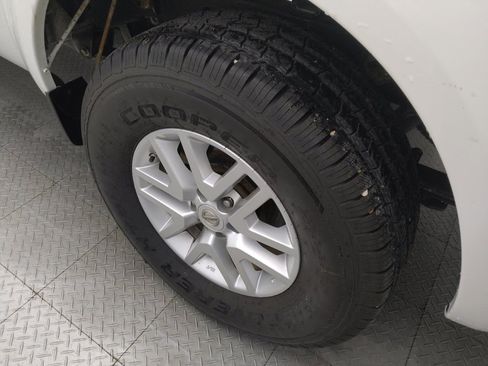 Used 2016 Nissan Frontier SV image 31