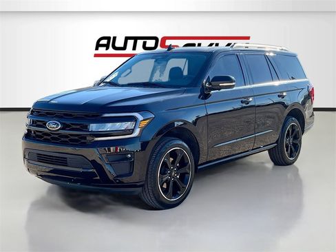 Used 2022 Ford Expedition Limited image 3