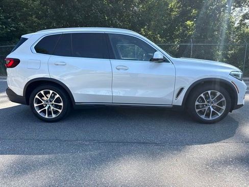 Used 2023 BMW X5 xDrive40i w/ Premium Package AWD/4WD image 4