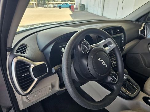 Used 2025 Kia Soul LX image 5