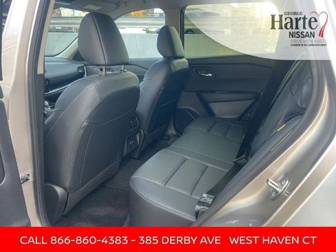 Certified 2025 Nissan Rogue SL image 17