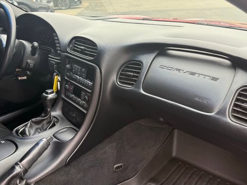 Used 2004 Chevrolet Corvette Base w/ Preferred Equipment Group image 14