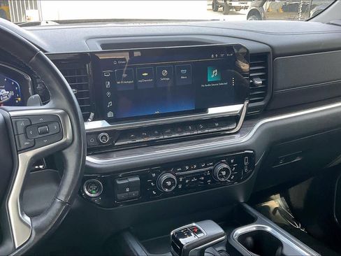 Used 2022 Chevrolet Silverado 1500 LTZ image 7