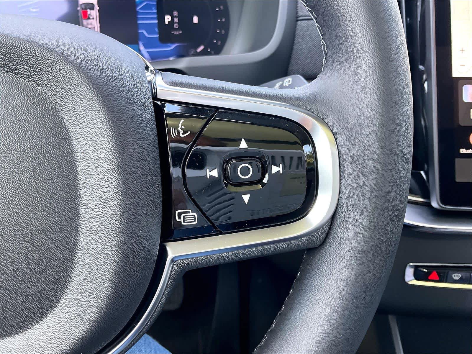 New 2027 Volvo XC90 B5 Plus AWD/4WD image 18