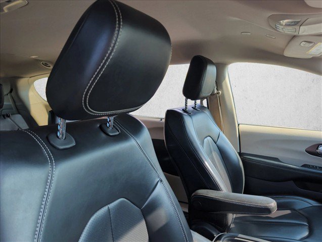 Used 2021 Chrysler Voyager Lxi FWD image 27