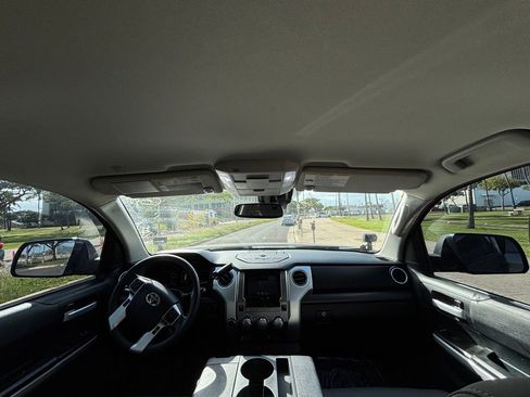 Used 2019 Toyota Tundra SR5 AWD/4WD image 8
