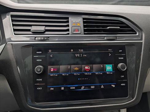 Certified 2023 Volkswagen Tiguan SE w/ Panoramic Sunroof Package FWD image 35