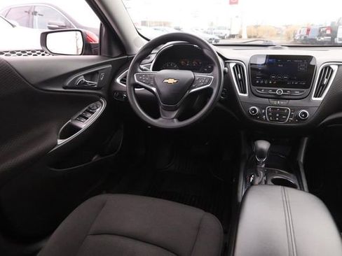 Used 2024 Chevrolet Malibu LT image 21