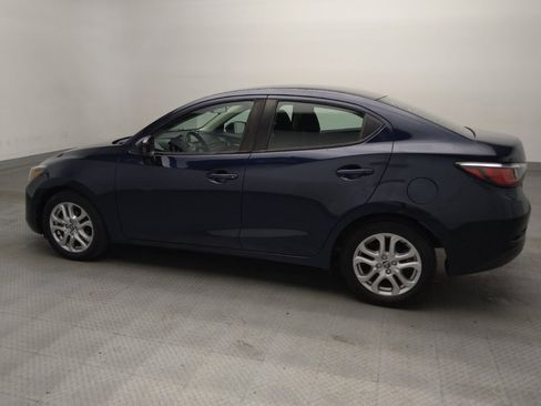 Used 2017 Toyota Yaris iA FWD image 3