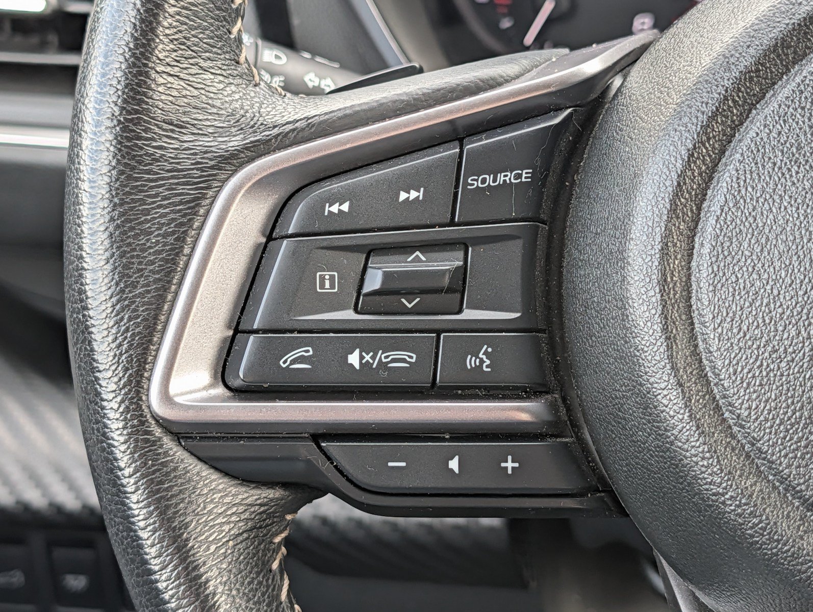 Used 2025 Subaru Ascent Premium AWD/4WD image 25