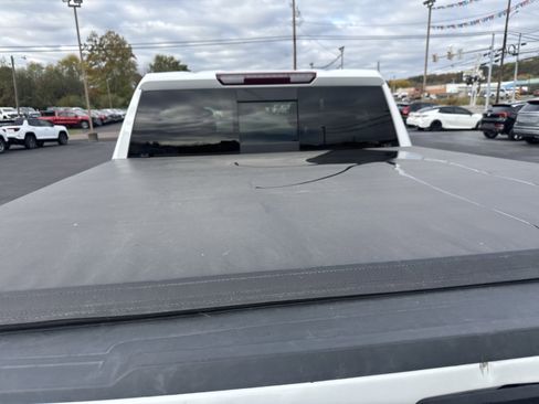 Used 2024 GMC Sierra 1500 AT4 w/ AT4 Preferred Package image 5