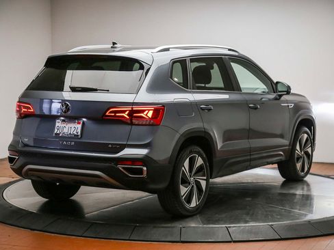 Used 2024 Volkswagen Taos SE AWD/4WD image 7