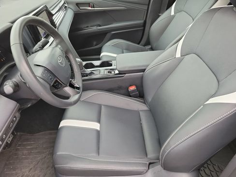 Used 2026 Toyota Camry SE FWD image 10
