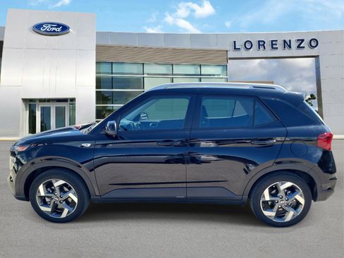 Used 2021 Hyundai Venue SEL w/ Cargo Package FWD image 8