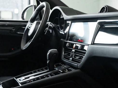 New 2026 Porsche Macan AWD/4WD image 33