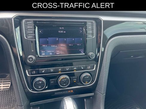 Used 2018 Volkswagen Passat 3.6 FWD image 14