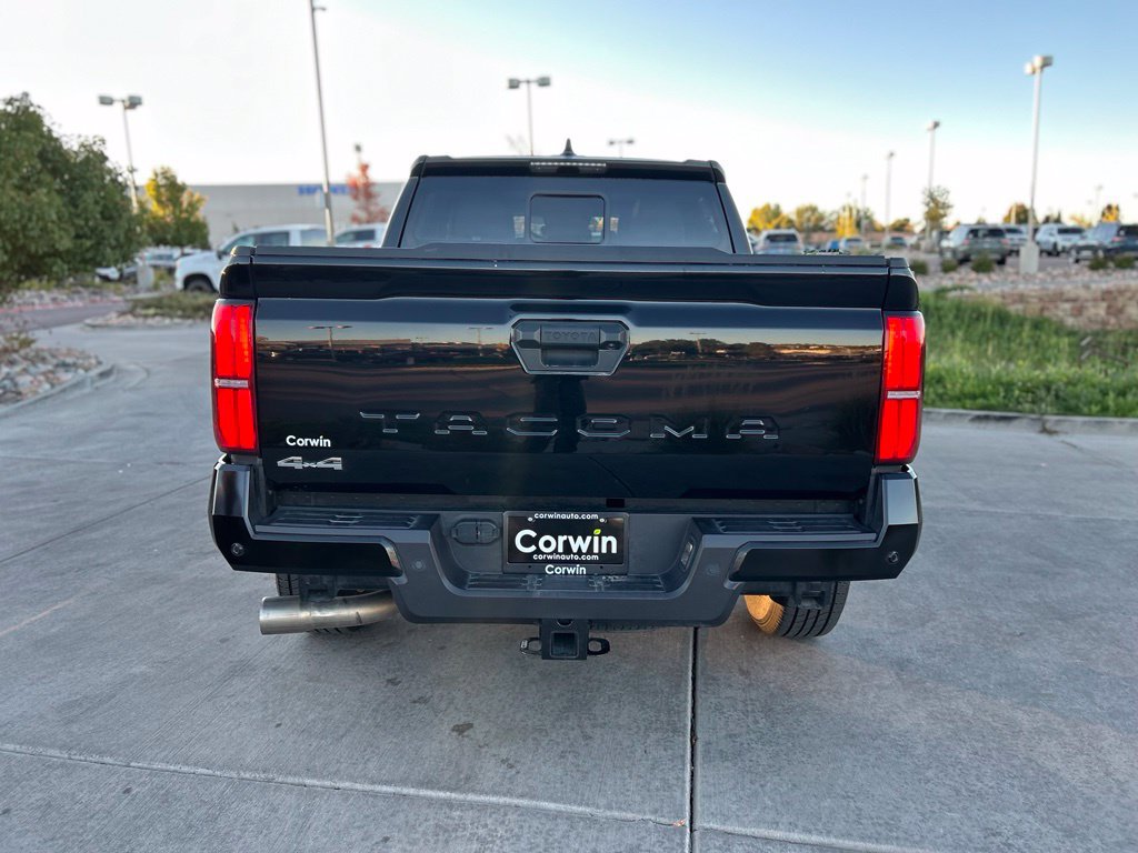 Used 2025 Toyota Tacoma SR5 AWD/4WD image 7