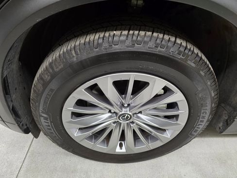 Used 2025 MAZDA CX-90 3.3 Turbo w/ Preferred Package image 9