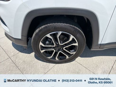 Used 2022 Jeep Compass Limited AWD/4WD image 17