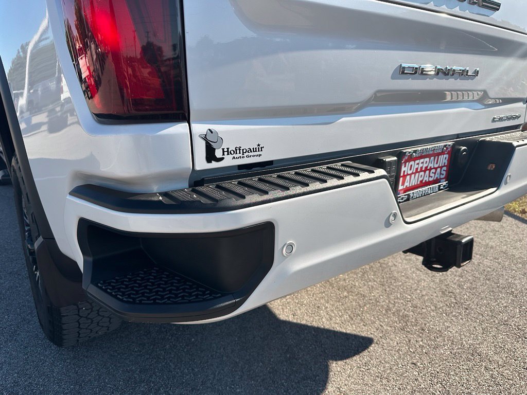 Used 2024 GMC Sierra 2500 Denali Ultimate AWD/4WD image 4