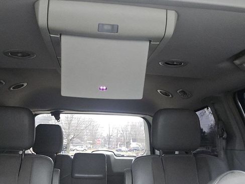 Used 2012 Chrysler Town & Country Limited w/ Luxury Group image 15